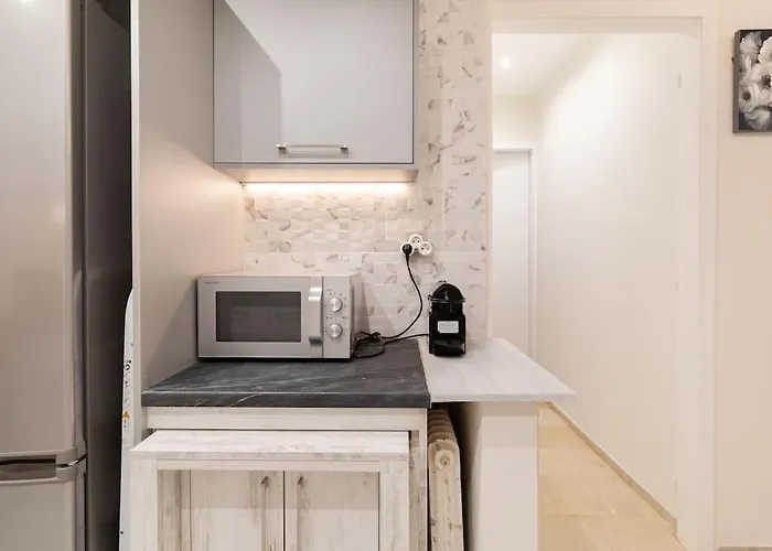 Comfy Flat Near Edem Beach By Atheniankeys