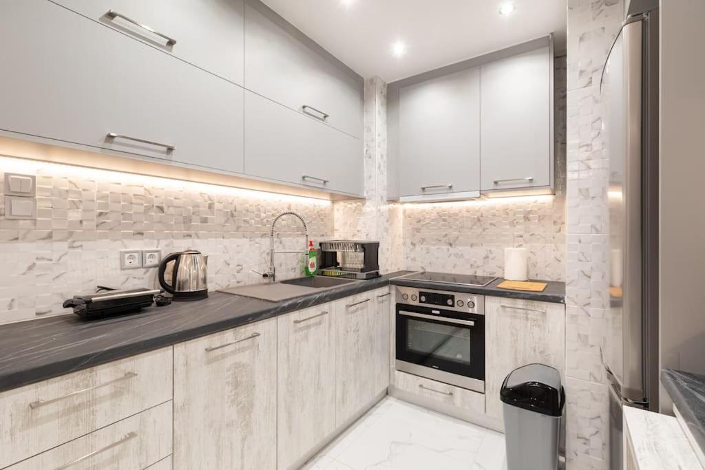 Apartment Comfy Flat Near Edem By Atheniankeys *
