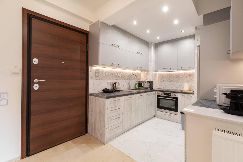 Comfy Flat Near Edem By Atheniankeys Athens