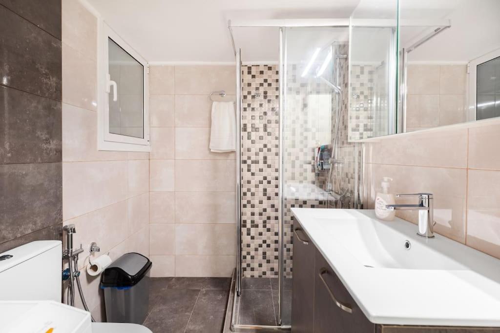 Comfy Flat Near Edem By Atheniankeys Apartment *
